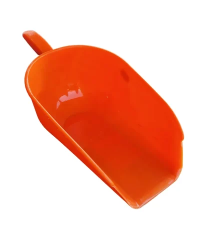 Scafa pentru furaje plastic orange – unealta practica pentru grajd si curte